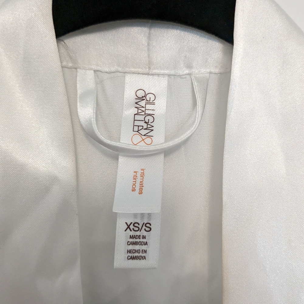 White XS Bride Robe - Picture 4 of 4